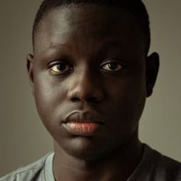 Clément Lankoulo 飾演 Adama