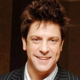 Hamish Clark - 誘餌新娘演員 飾演Angus