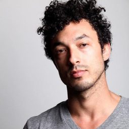 Wade Allain-Marcus - 法式三角戀演員 飾演Vincent