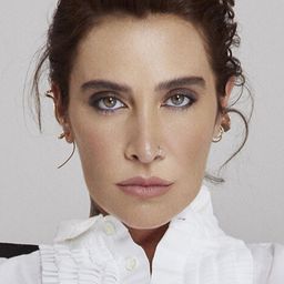 Sıla Gençoğlu 飾演 