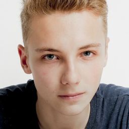 Jéremy Gillet 飾演 Stéphane Belcourt (Young)