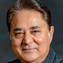 Noor Naghmi 飾演 Peter