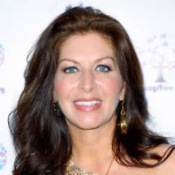 Tammy Pescatelli 飾演 Herself
