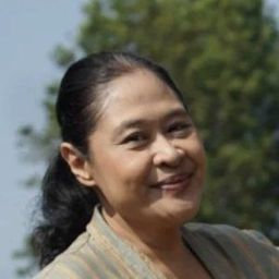 Ivonne Dahler 飾演 Soemardi's Wife