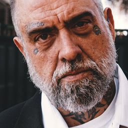 Mike Ferguson 飾演 Charlie (segment "Los Angeles Connection")