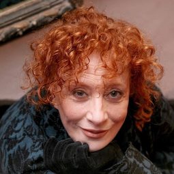 瑪貴·米拉 飾演 