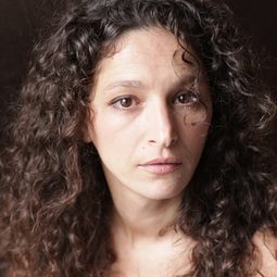 蘇哈德特米米 - When I'm a Star演員 飾演Soraya