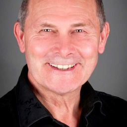 Stephen Gledhill 飾演 Gailin (voice)