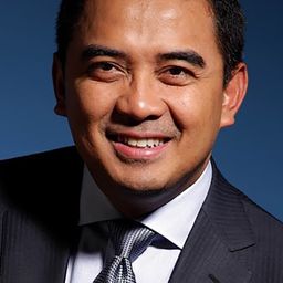 Muhammad Farhan 飾演 Milea's father