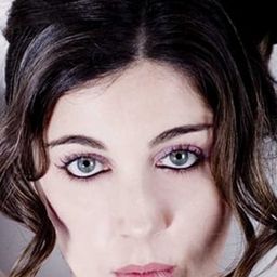 Rosa Sironi 飾演 Rita