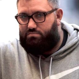 Vincenzo Fabricino 飾演 Pitbull