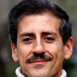 Gaetano Bruno 飾演 carabiniere Gaetano