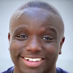 Diong-Kéba Tacu 飾演 Sissoko