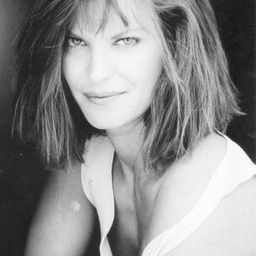 Brenda Swanson - Dangerous Love演員 飾演Felicity