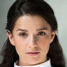 瑪麗莎阿貝拉 飾演 Clarissa Dubose