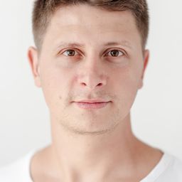 Matúš Beniak - 讓那裡有光演員 飾演Young Police Officer