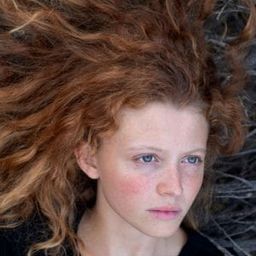 Sofia Iacuitto 飾演 Dede