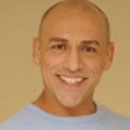 Frank Roman 飾演 Sal Dickens