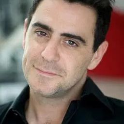 Jérémie Covillault 飾演 Sphinx (voice)