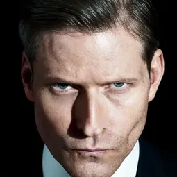 基斯賓·高化 - 回到未來演員 飾演George McFly