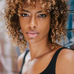 Eliza D'Souza 飾演 Jada McCray