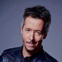 Jean-Luc Lemoine 飾演 L'amant de Béatrice