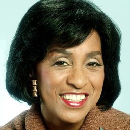 馬拉·吉布斯 - 借調情人演員 飾演Rose