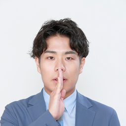 令和ロマン髙比良くるま 飾演 Murota