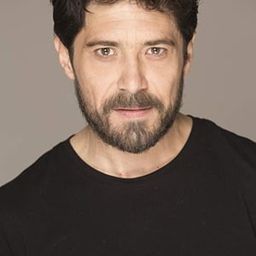 埃克托·柯西法基斯 飾演 Fulgor Sedano