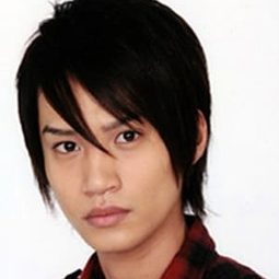 高木心平 飾演 Hikaru Hitachiin