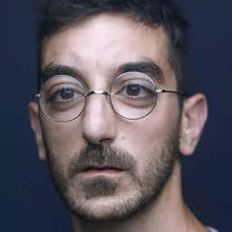 Sipan Mouradian 飾演 Patrick