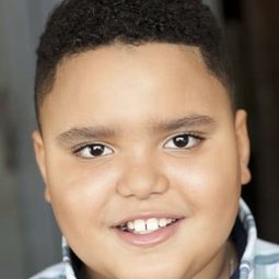 Devin Bethea - 毛小孩選邊站演員 飾演Koji