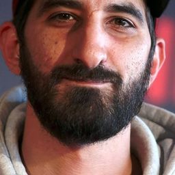 海蒂·布吉那法 飾演 Hedi