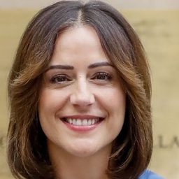 Luz Valdenebro 飾演 Pauli