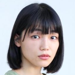 佐藤睦 飾演 Momoko Shibuya