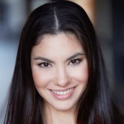 Tsuria Díaz 飾演 Sobrecargo