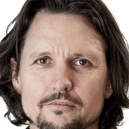 Jai Koutrae 飾演 David Chamberlain