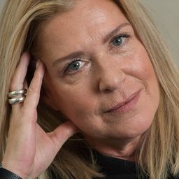 Barbara Sarafian 飾演 Marianne