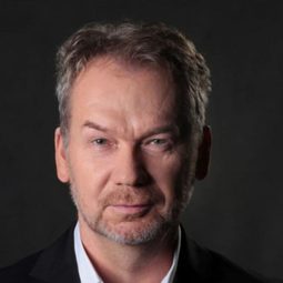 米羅斯洛·巴卡 飾演 Maciej Boryna