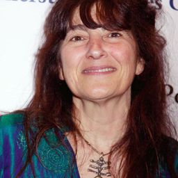 露絲·瑞科 飾演 Self