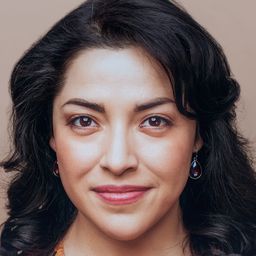 賈桂琳·科雷亞 飾演 Sam Gonville