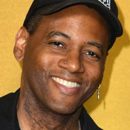 Carey Williams - 黑白拉警報導演