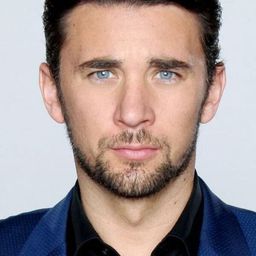 Billy Flynn - 廝殺密室演員 飾演Victor