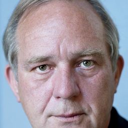 Uwe Preuss 飾演 Werner Gömer