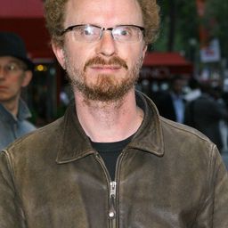 Ludovic Schoendoerffer 飾演 Ricky