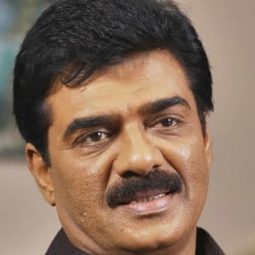 維賈亞拉加萬 飾演 Kuzhiveli Lonappan