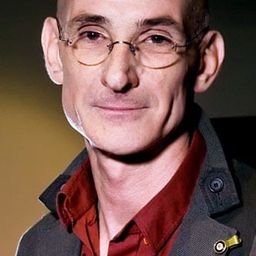 Vincent Violette 飾演 (voice)