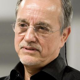 Mario Gonzales 飾演 L'apprenti