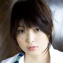 長澤築實 飾演 Sayaka Shiratori