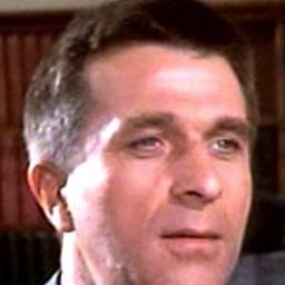 Arthur Gross - The Inspector演員 飾演Railway Conductor